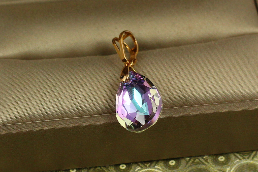 Кулон Xuping Jewelry Большая капля с фиолетовым камнем Сваровски 1,9 см золотистый