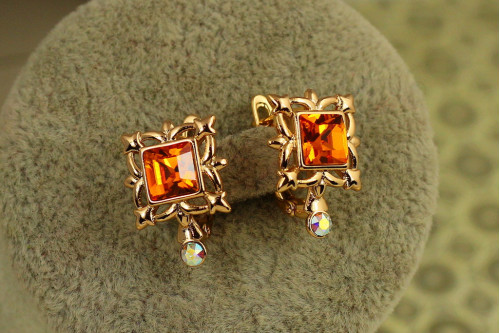 Сережки Xuping Jewelry Глорія з помаранчевим каменем Сваровські 1,8 см золотисті
