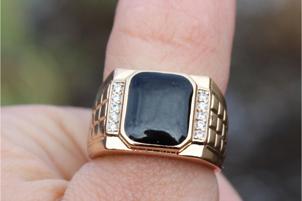 Печатка Xuping Jewelry  квадратная черная с двух сторон белые фианиты 24 золотистая