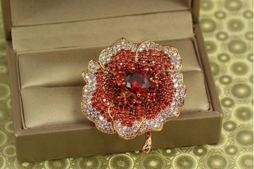 Брошь Xuping Jewelry цветок мака золотистая