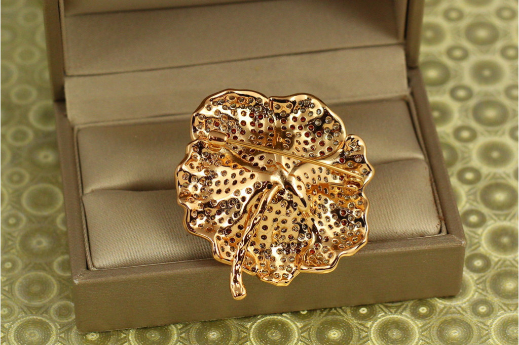 Брошь Xuping Jewelry цветок мака золотистая