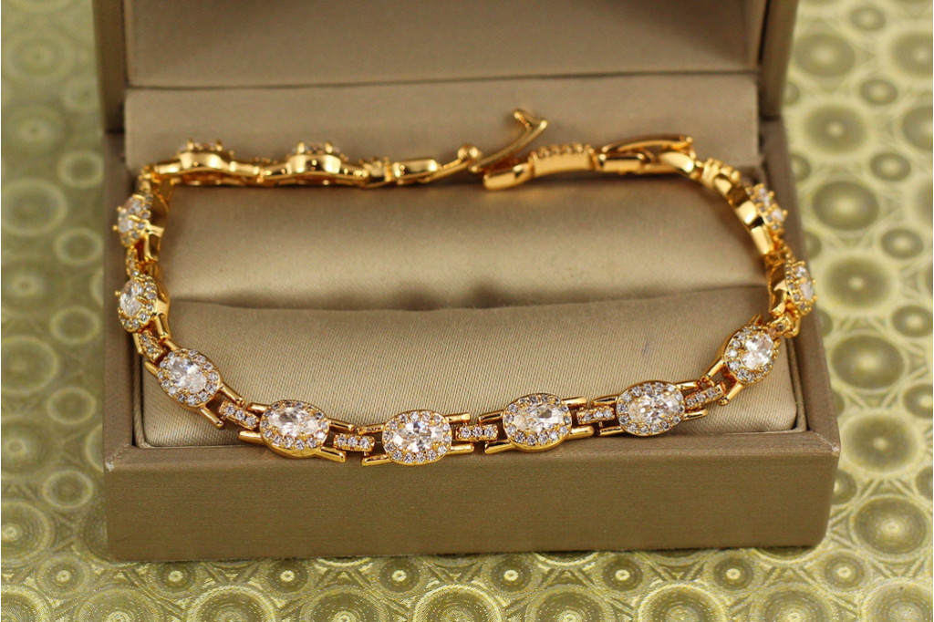 Браслет Xuping Jewelry Мозаїка з білими каменями 19 см 6 мм золотистий