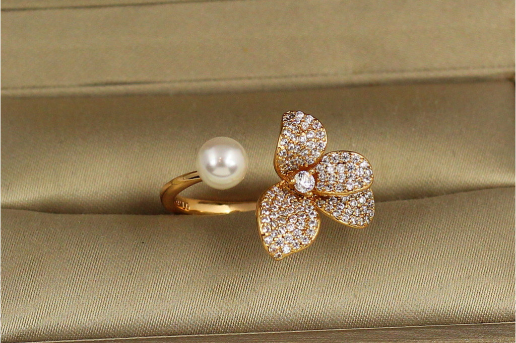 Кільце Xuping Jewelry Орхідея з перлиною р 18 золотисте