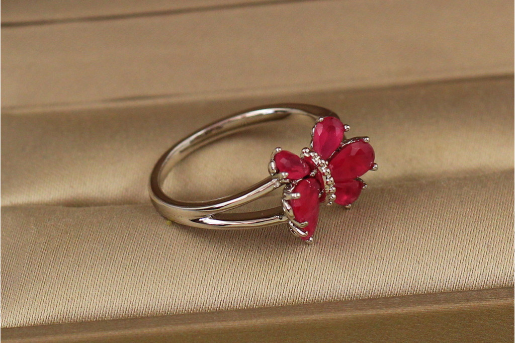 Кільце Xuping Jewelry Червоний адмірал р 18 сріблясте