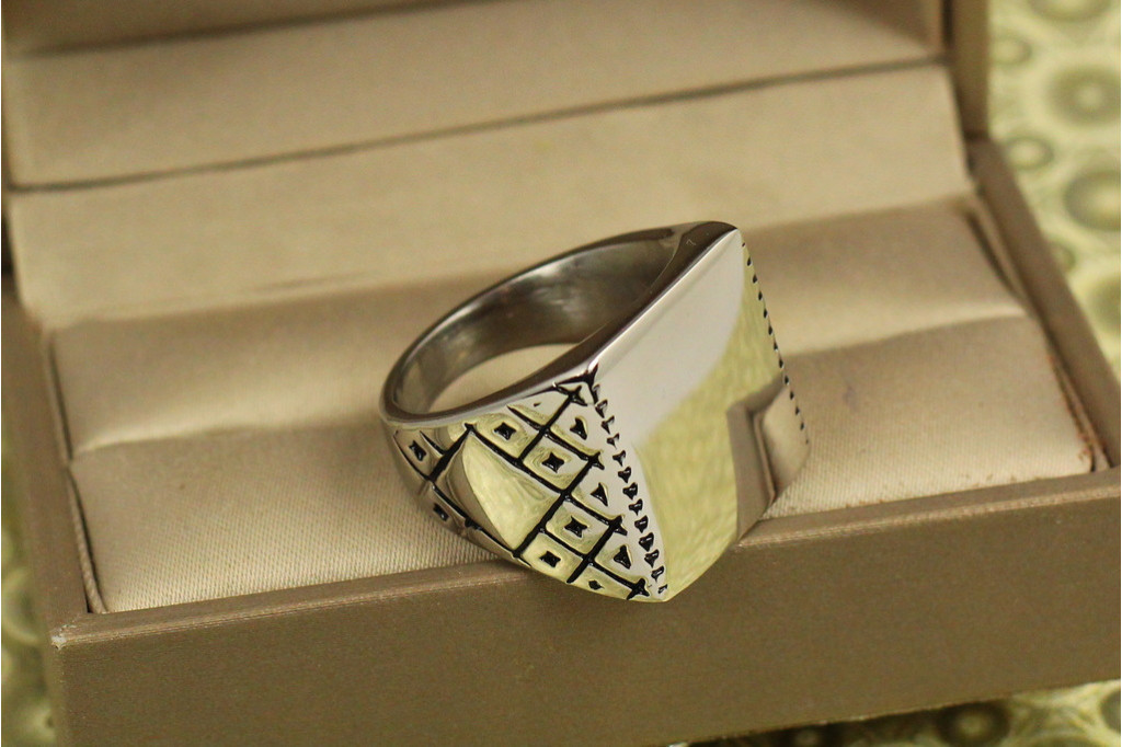 Кільце Xuping Jewelry Печатка Великий квадрат р 18 сріблясте