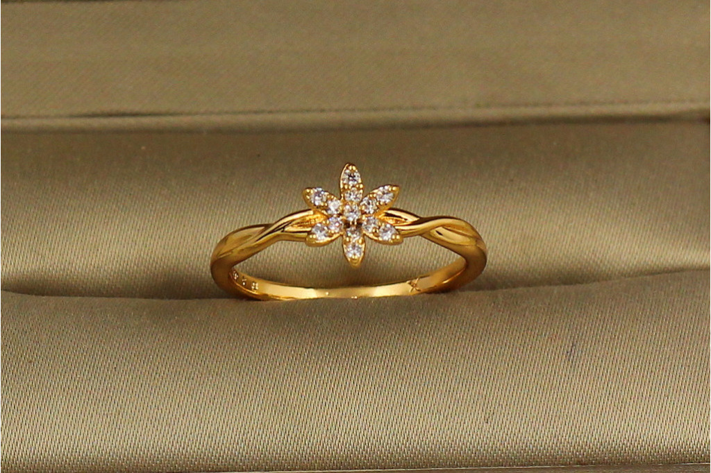 Кольцо Xuping Jewelry Цветок жасмина р 19 золотистое