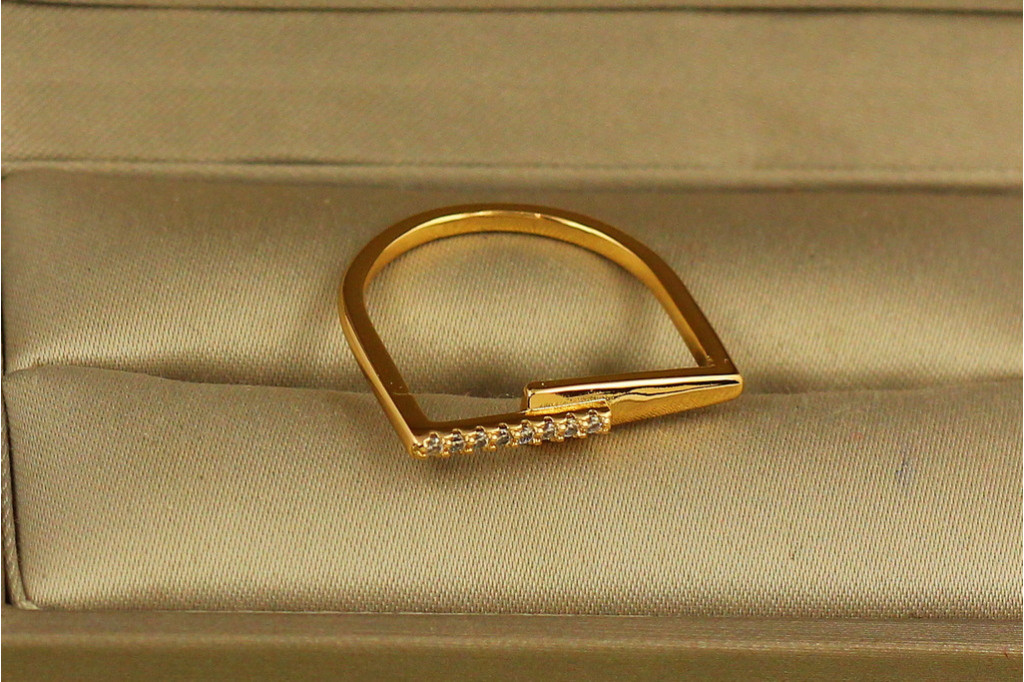 Кольцо Xuping Jewelry квадратное наклон р 19 золотистое