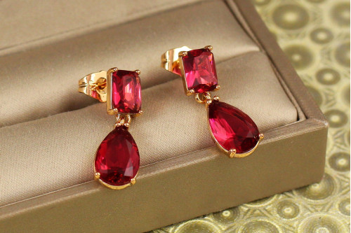 Серьги гвоздики  Xuping Jewelry Рубиновая страсть 2,4 см золотистые