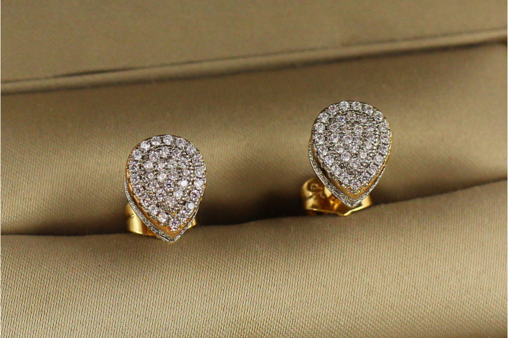 Сережки гвоздики Xuping Jewelry об'ємна крапля з родієм 1,2 см золотисті