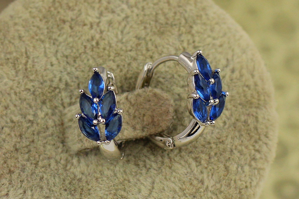 Серьги Xuping Jewelry Листочки с синими камнями 1.5 см серебристые