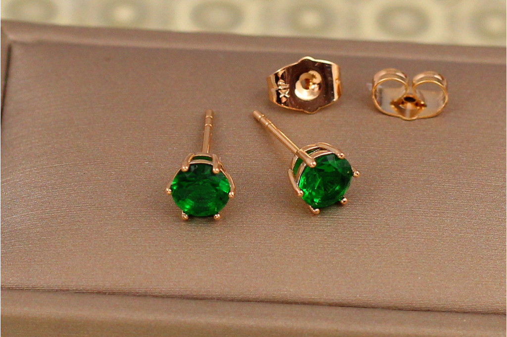 Серьги гвоздики Xuping Jewelry зеленый фианит на шесть креплений 6 мм золотистые