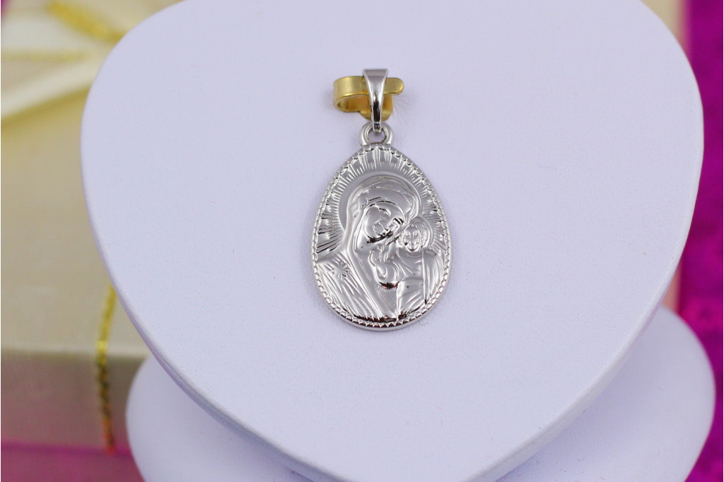 Ладанка Xuping Jewelry овальная Мария с младенцем в лучах 2 см серебристая