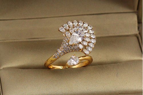 Кільце Xuping Jewelry Пава рояль р 18 золотисте
