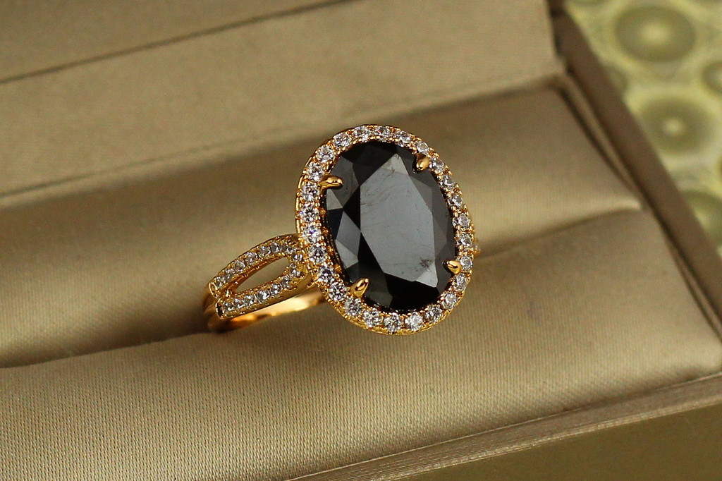 Кільце Xuping Jewelry камея із чорним каменем р 19 золотисте