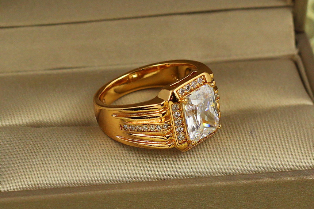Кольцо Xuping Jewelry Аура Базилика р 20 золотистое