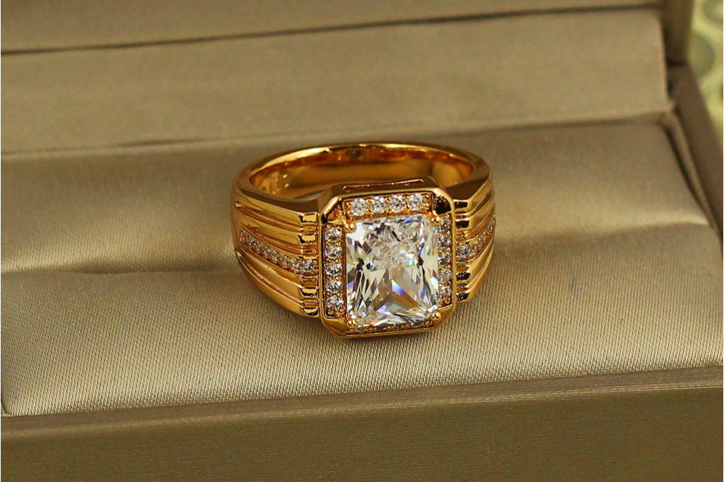 Кольцо Xuping Jewelry Аура Базилика р 21 золотистое