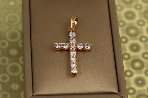 Хрестик Xuping Jewelry хрестик із крупних фіанітів 2,8 см золотистий