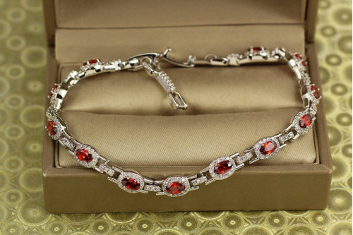 Браслет Xuping Jewelry Мозаїка з червоними каменями 17 см 6 мм сріблястий