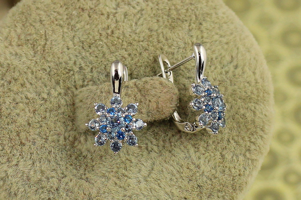 Сережки No Name Крижинка із блакитними каменями 1,6 см сріблясті