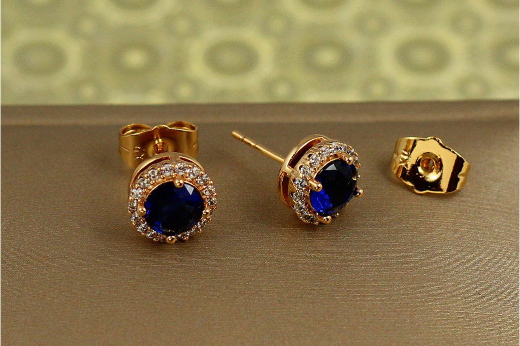 Серьги гвоздики Xuping Jewelry аминь окантовка синие фианиты 9 мм золотистые