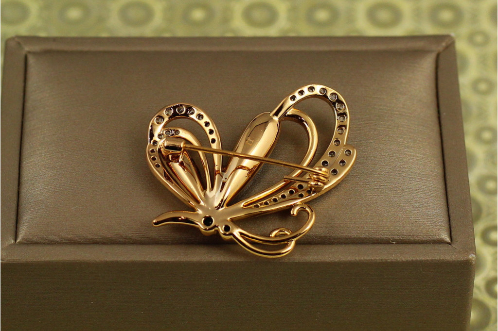 Брошь Xuping Jewelry бабочка с черным камнем Сваровски золотистая