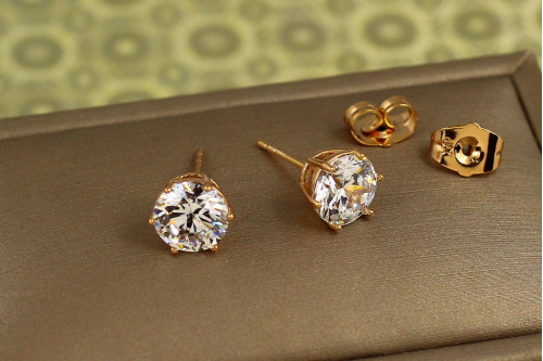 Сережки Xuping Jewelry гвоздики з білим каменем шість кріплень 8 мм золотисті