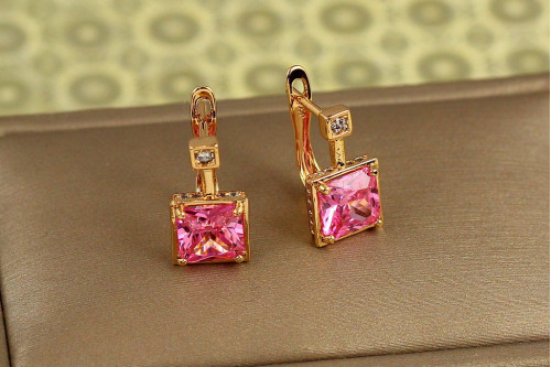 Сережки Xuping Jewelry Айсберг з рожевим каменем 1,5 см золотисті