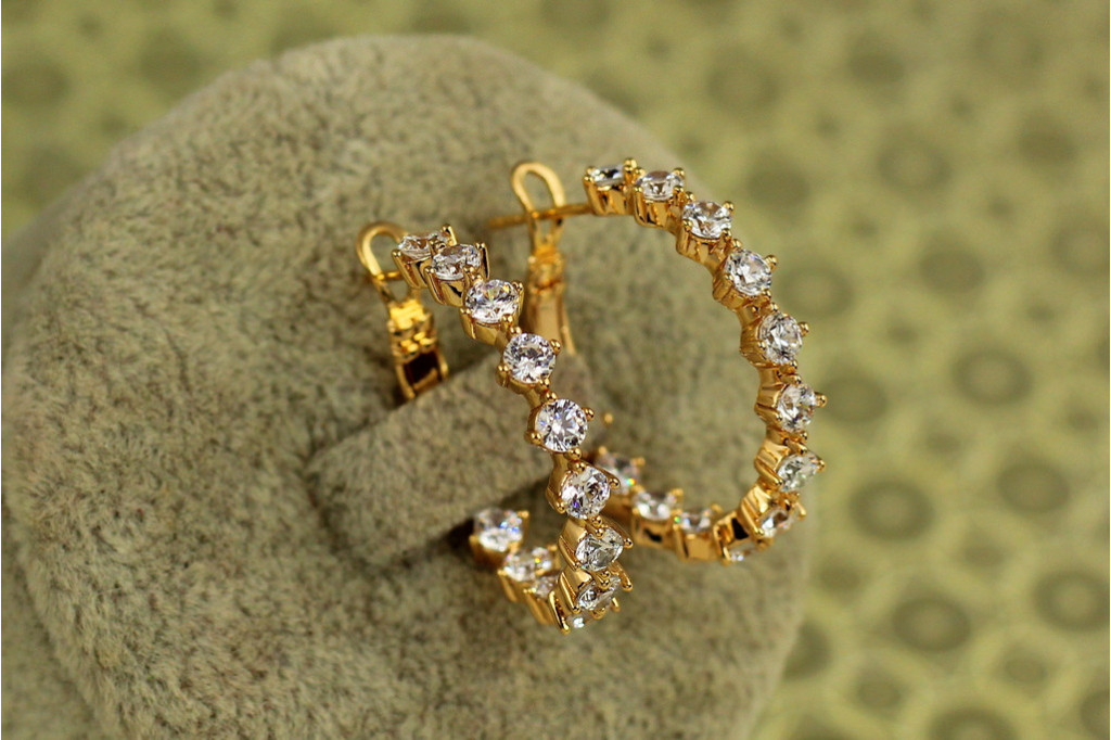 Сережки кільця Хuping Jewelry з крупними каменями 2,4 см золотисті