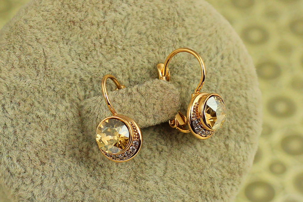 Серьги Xuping Jewelry Сияние шампани с камнями Сваровски 1,7 см золотистые