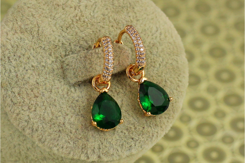 Сережки підвіски Xuping Jewelry зі зйомною зеленою краплею 2,5 см золотисті