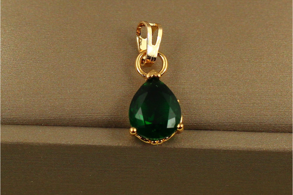 Кулон Xuping Jewelry зеленая капля 1,5 см золотистый