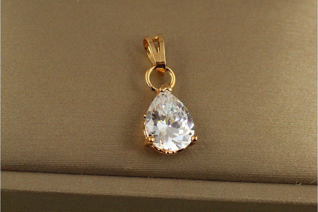 Кулон Xuping Jewelry белая капля 1,5 см золотистый