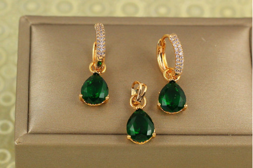 Набор Xuping Jewelry серьги и кулон с зеленой съемной каплей золотистый
