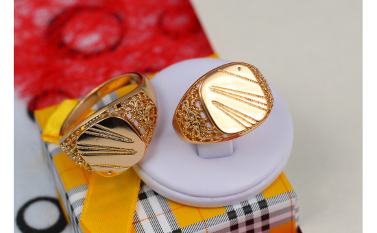 Печатка Xuping Jewelry 18р квадратна з променями на поверхні плетінням з боків золотиста