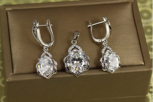 Набор Xuping Jewelry Сицилия с белым камнем серебристый