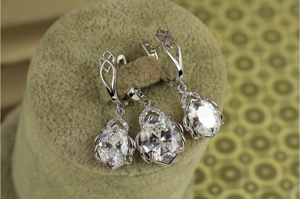 Набор Xuping Jewelry Сицилия с белым камнем серебристый