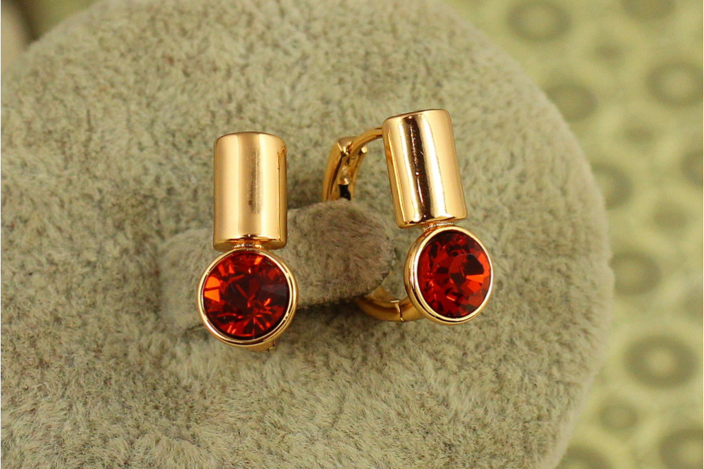 Серьги Xuping Jewelry Модуль с красным камнем Сваровски 1,7 см золотистые