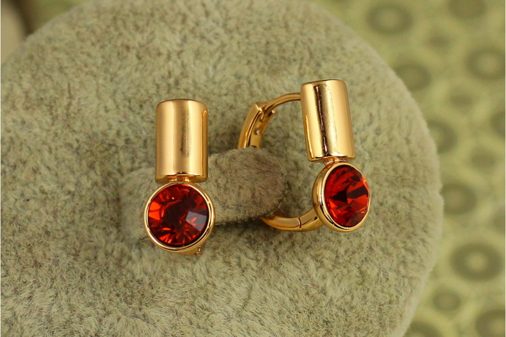 Серьги Xuping Jewelry Модуль с красным камнем Сваровски 1,7 см золотистые