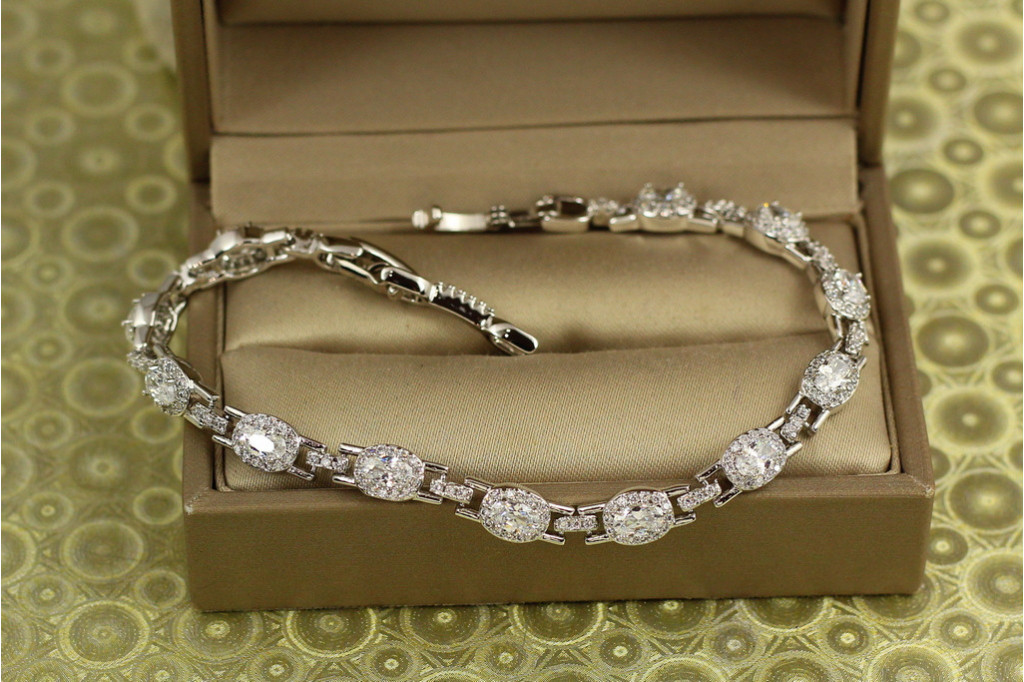 Браслет Xuping Jewelry Мозаїка з білими каменями 21 см 6 мм сріблястий