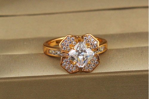 Кільце Xuping Jewelry Криштальний бутон р 19 золотисте