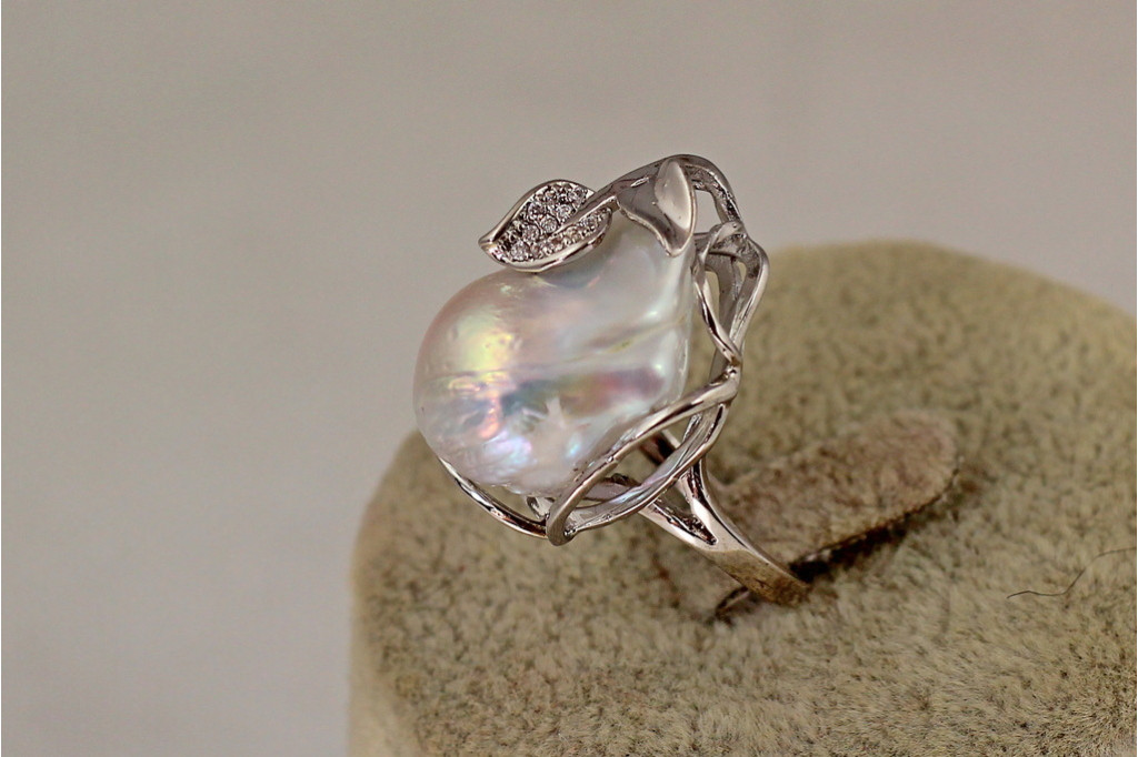 Кільце Xuping Jewelry Листочок з натуральною великою барочною перлиною 16+ р сріблясте