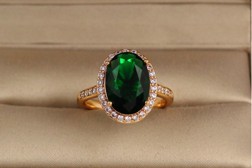 Кільце Xuping Jewelry малинки з зеленим каменем р 16 золотисте