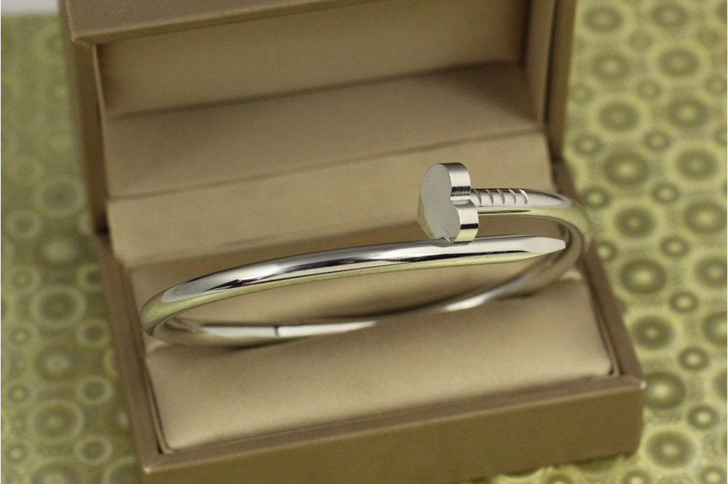 Браслет бенгл Stainless steel цвях Heart shape 60 мм на руку від 17 см до 19 см сріблястий