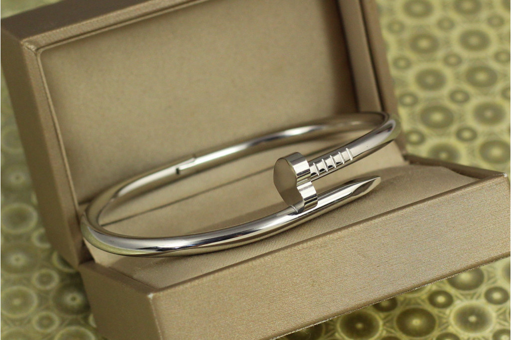 Браслет бенгл Stainless steel цвях Heart shape 60 мм на руку від 17 см до 19 см сріблястий