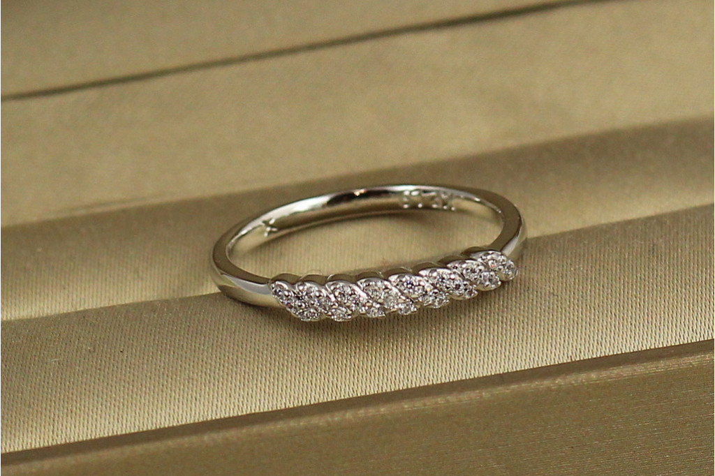 Кільце Xuping Jewelry Твіст р 19 сріблясте