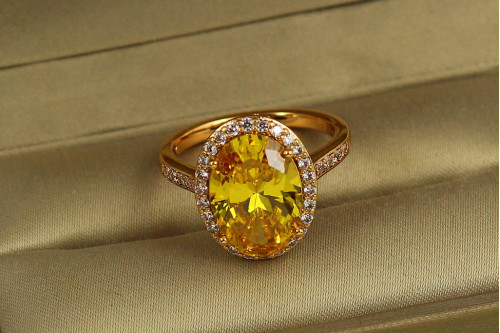 Кільце Xuping Jewelry малинки із жовтим каменем 1,7 см р 17 золотисте