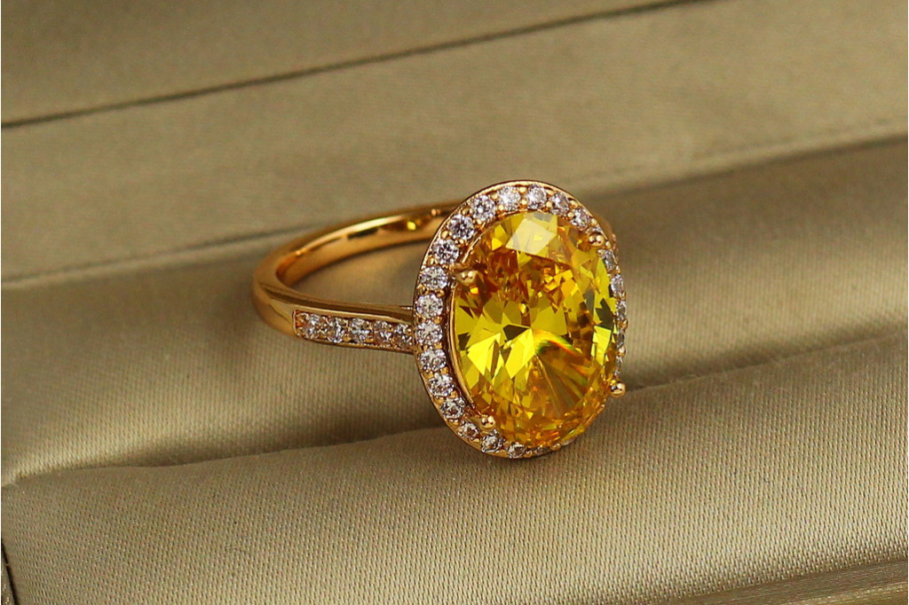 Кільце Xuping Jewelry малинки із жовтим каменем 1,7 см р 17 золотисте