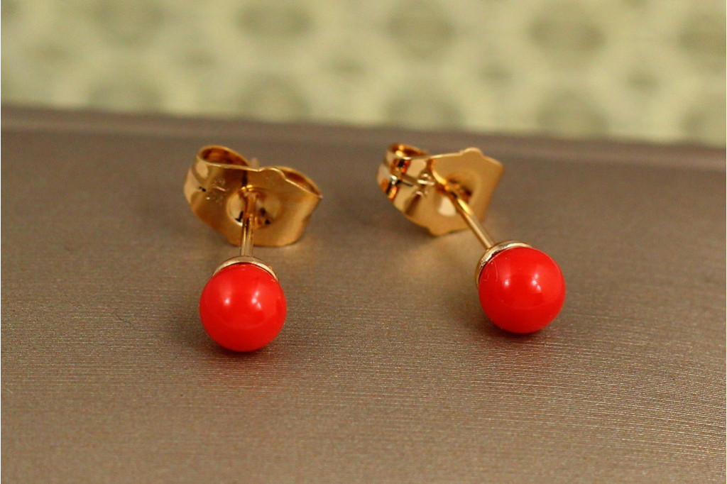 Серьги гвоздики Xuping Jewelry красный жемчуг 5 мм золотистые