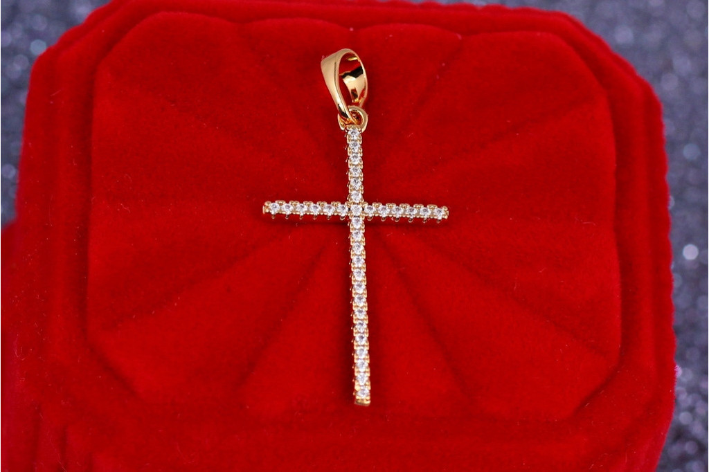 Хрестик Xuping Jewelry тонкий рівні краї 2.7 см з фіанітами золотистий