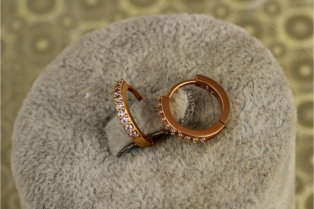 Сережки Xuping Jewelry кільця з камінням Адажио 1,2 см золотисті